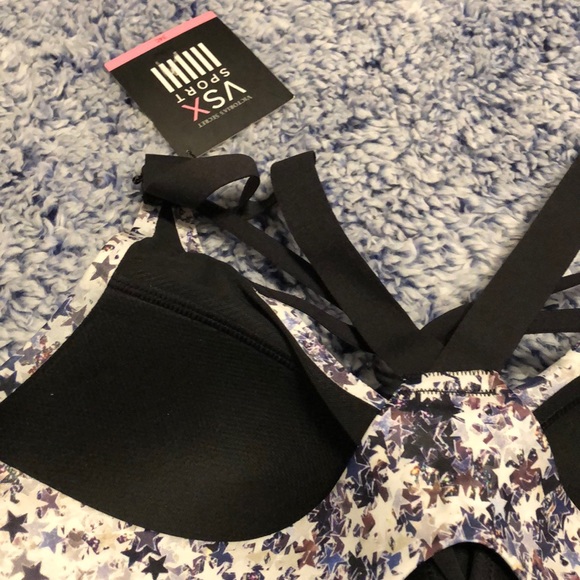 Victoria’s Secret Sport Bra 34C - Picture 7 of 7
